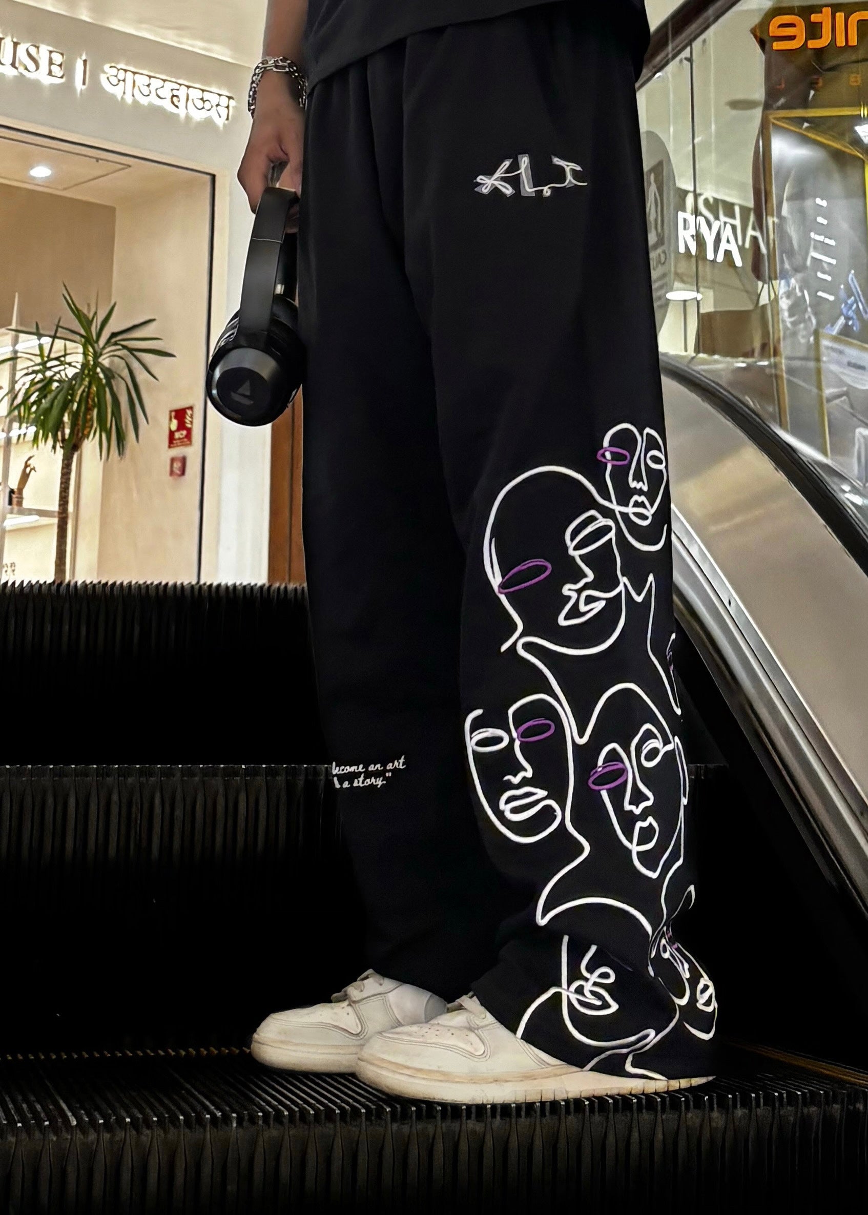 BLACK ‘VOID FACES’ PANTS