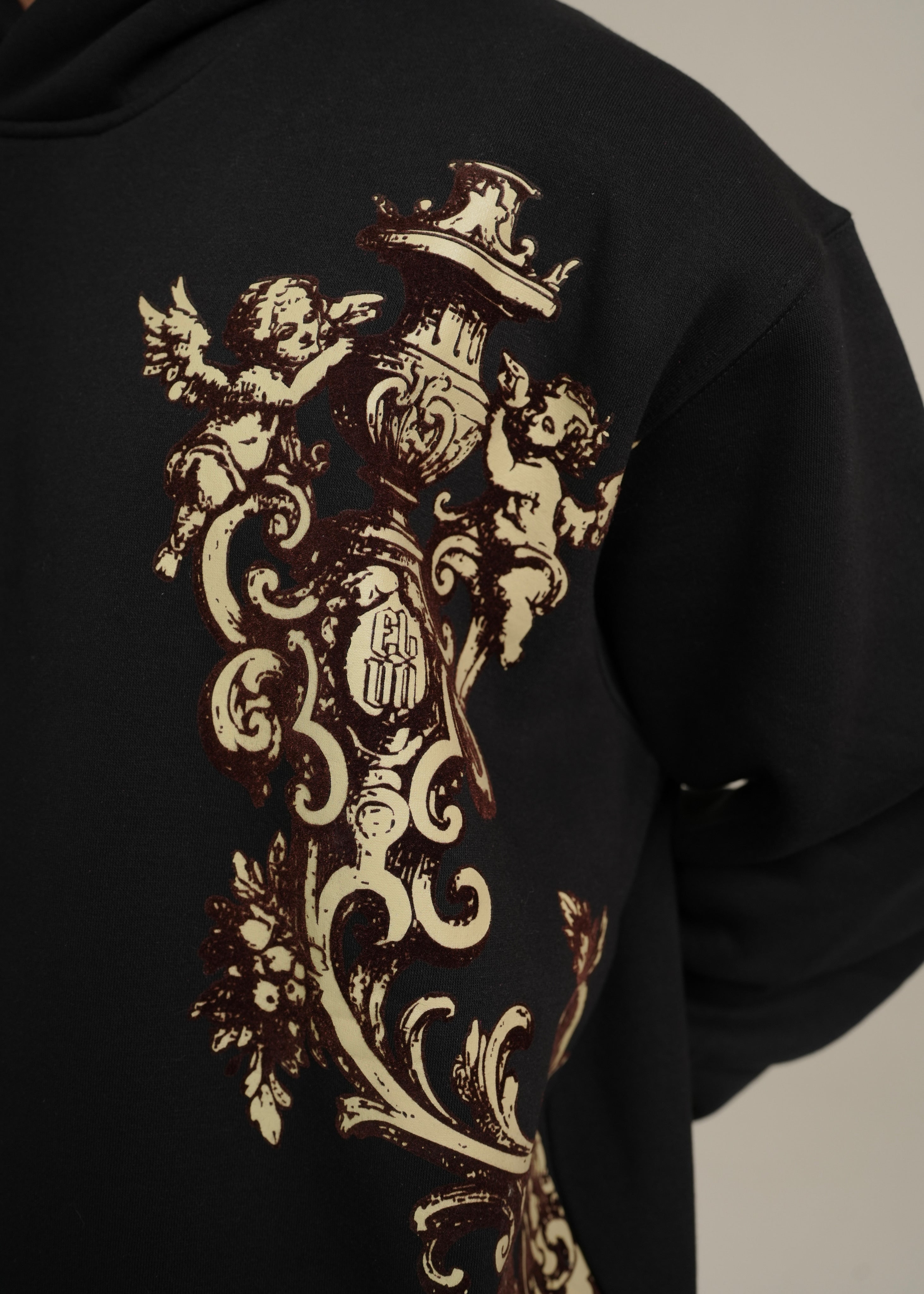 ‘CARVED ELEGANCE’ CROPPED HOODIE | BLACK