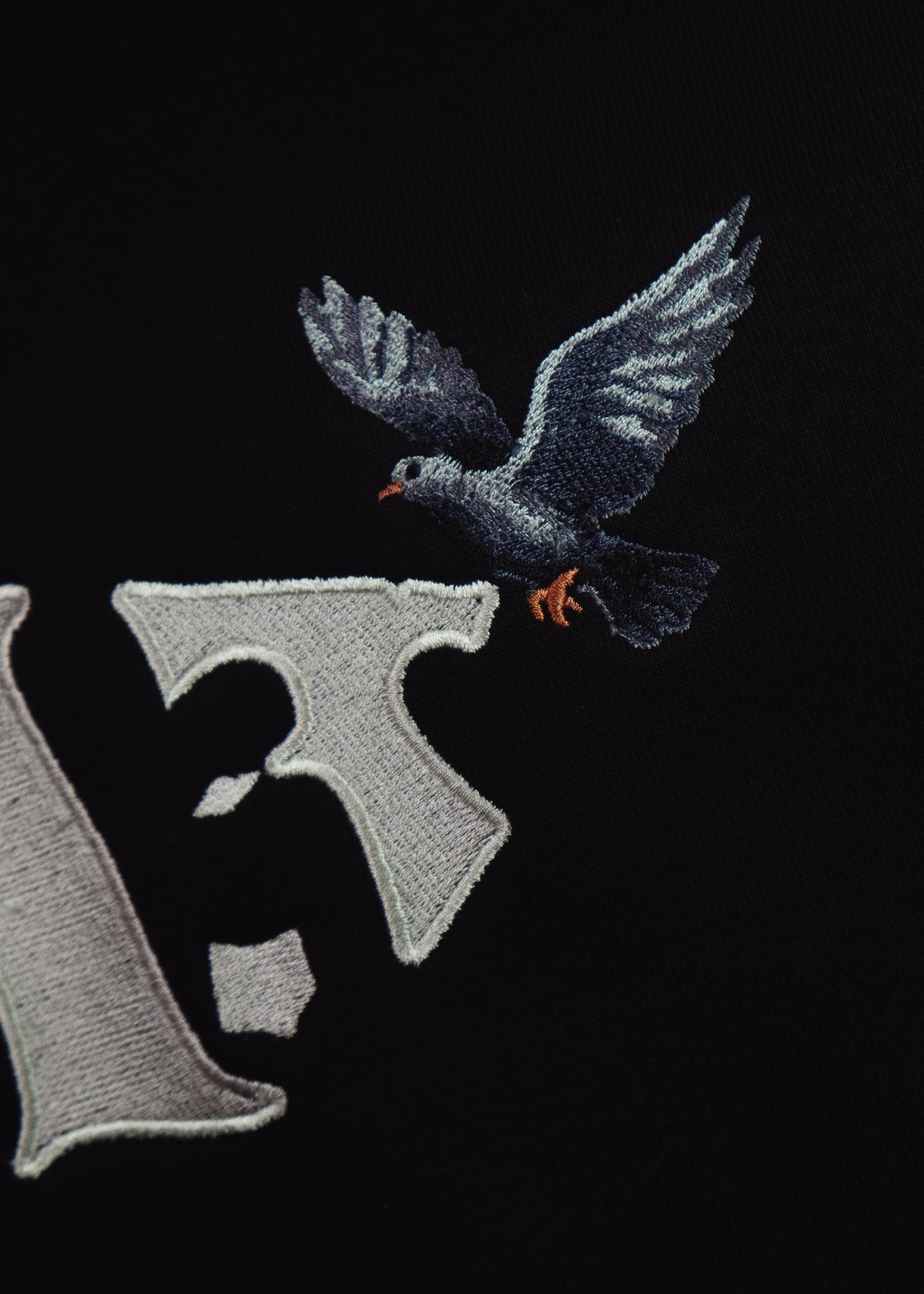 ‘SLEIGHT OF HAND’ | BLACK