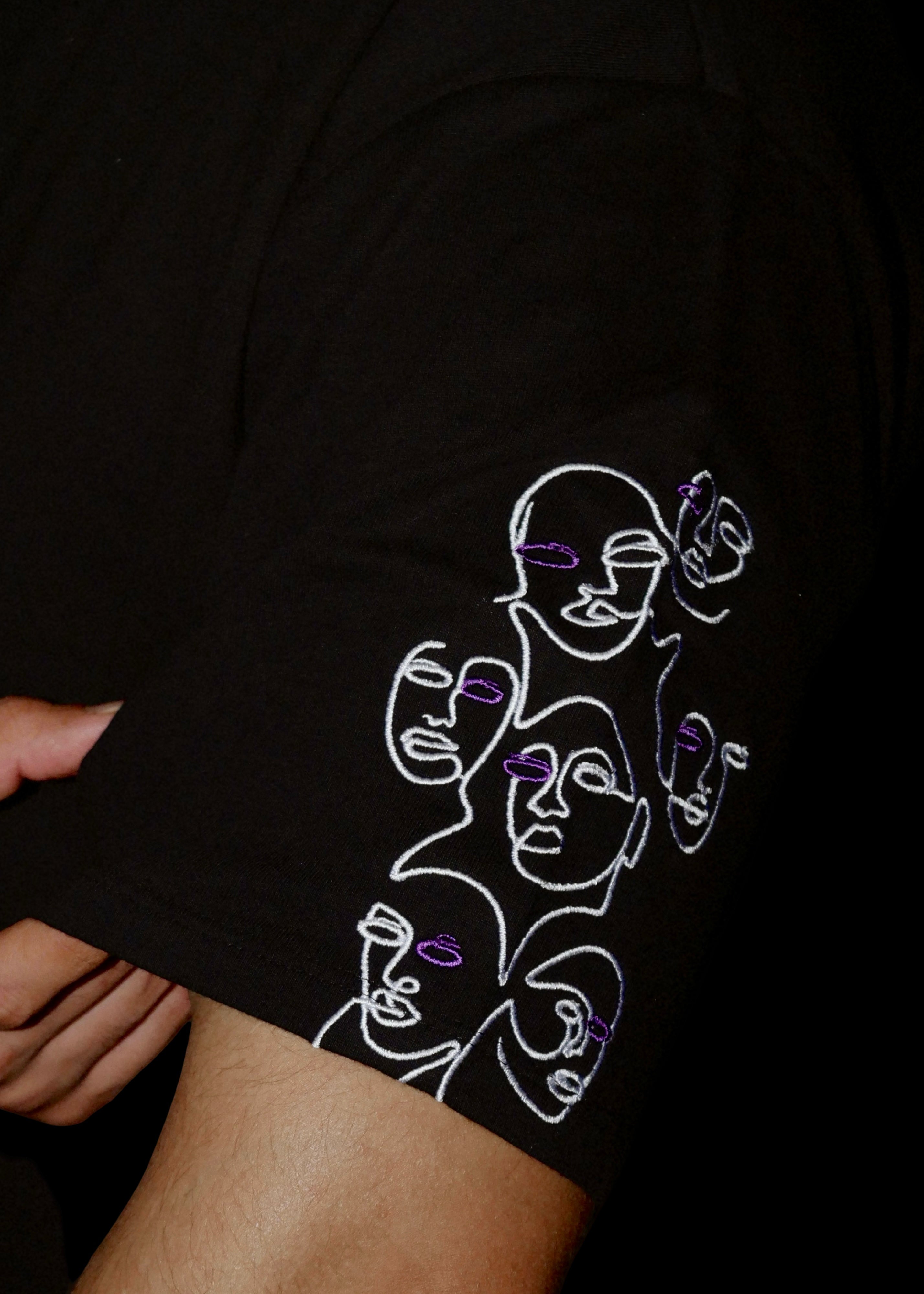 BLACK ‘VOID FACES’ .TEE