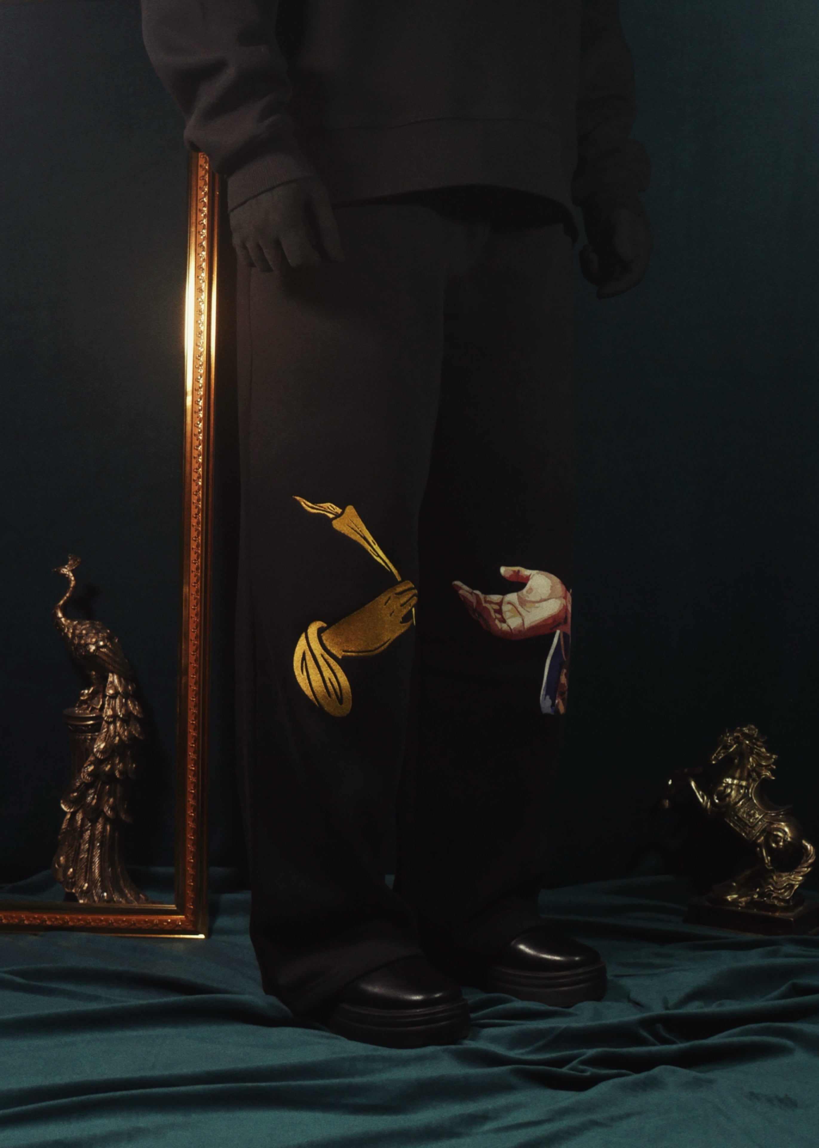 ‘HANDS OF ETERNITY’ SWEATPANTS | BLACK