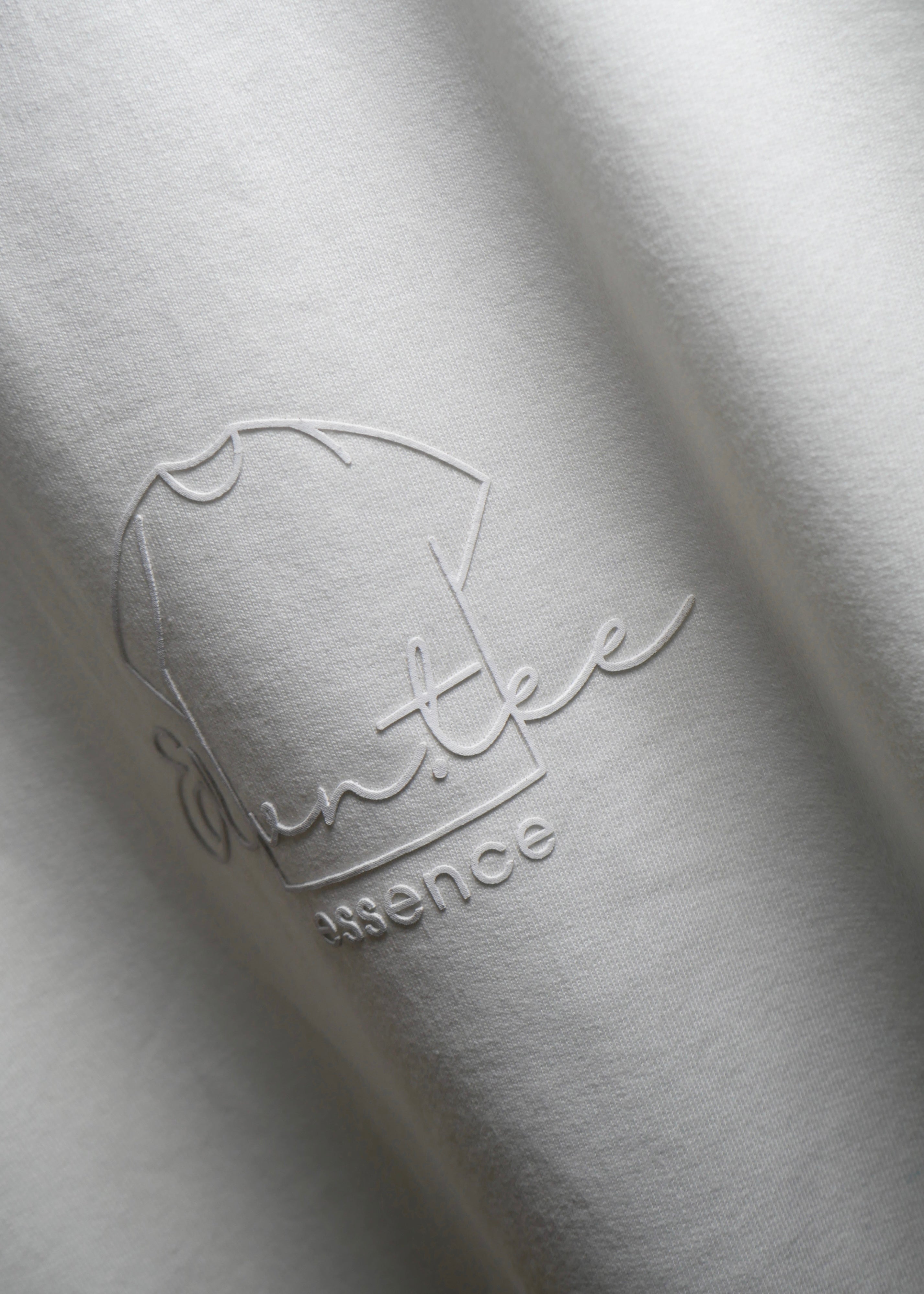 ESSENCE | OFF WHITE