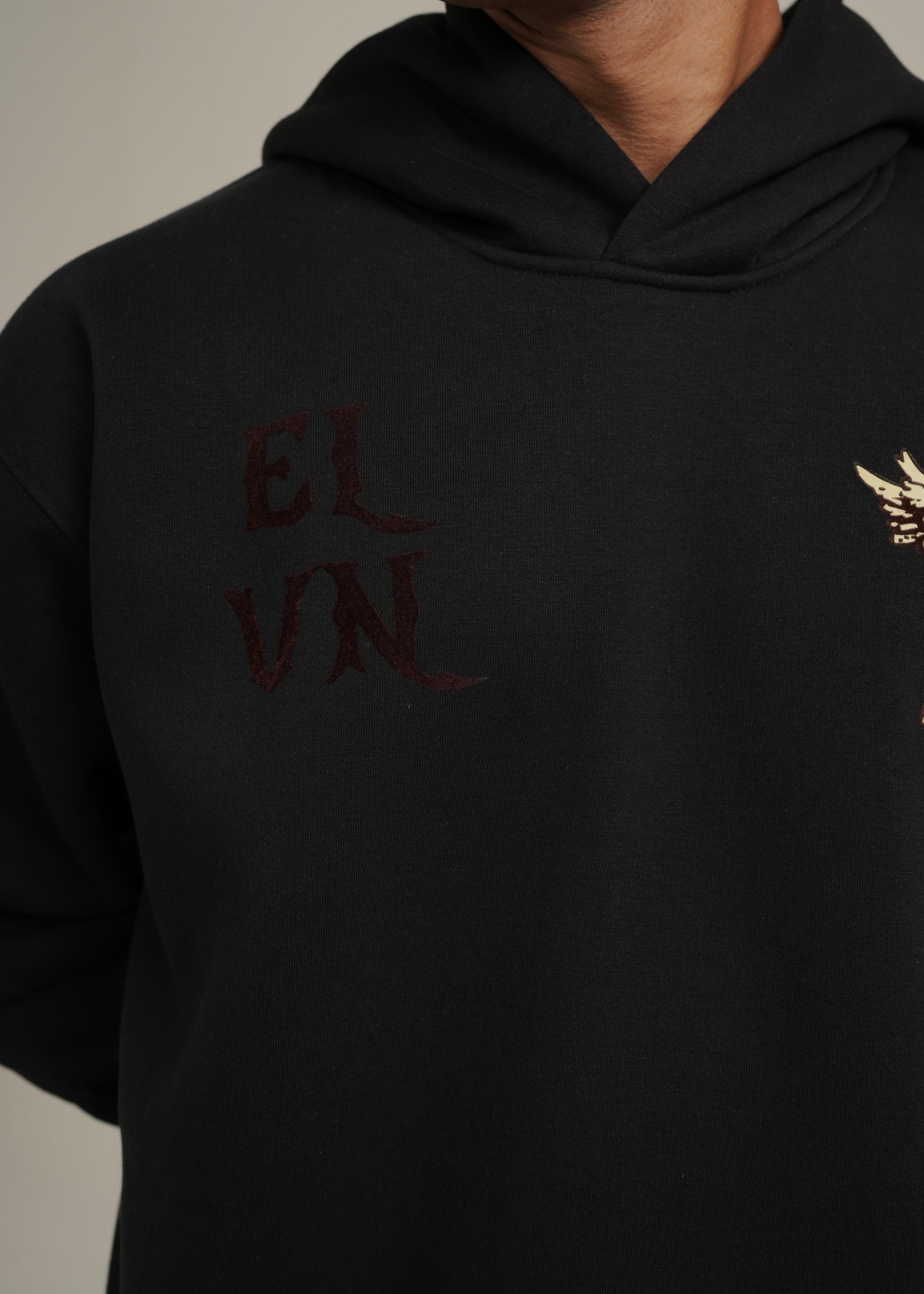 ‘CARVED ELEGANCE’ CROPPED HOODIE | BLACK