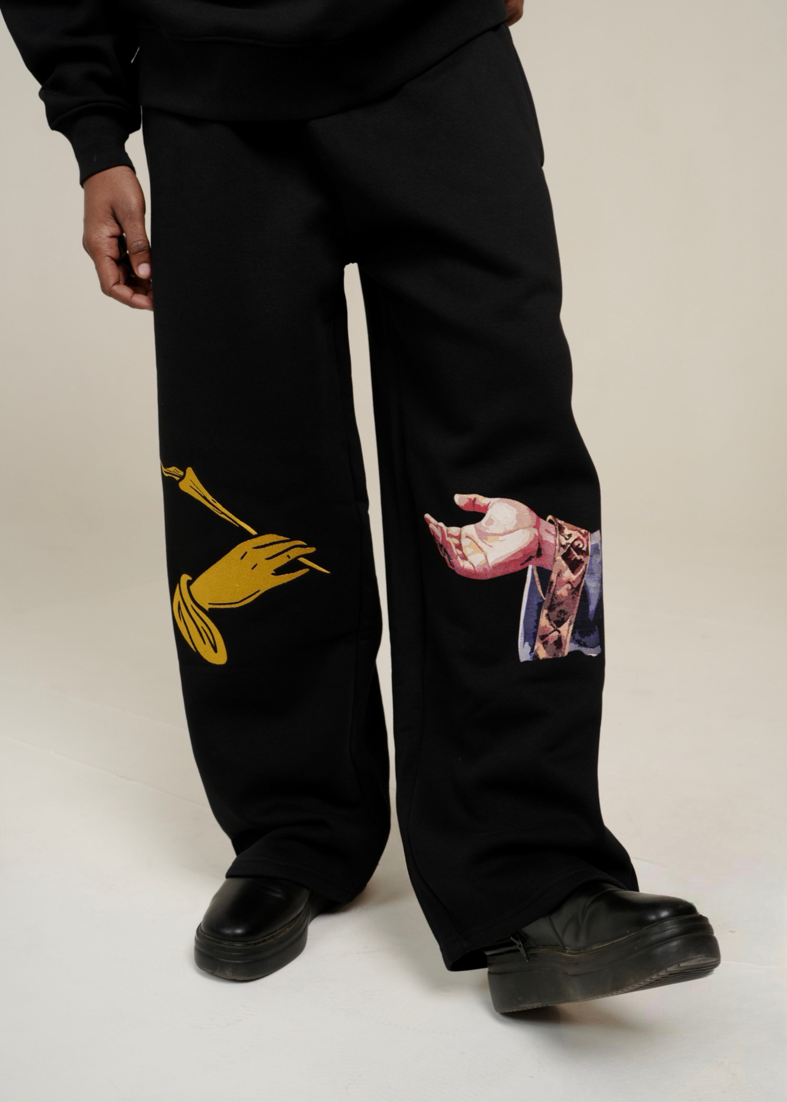 ‘HANDS OF ETERNITY’ SWEATPANTS | BLACK