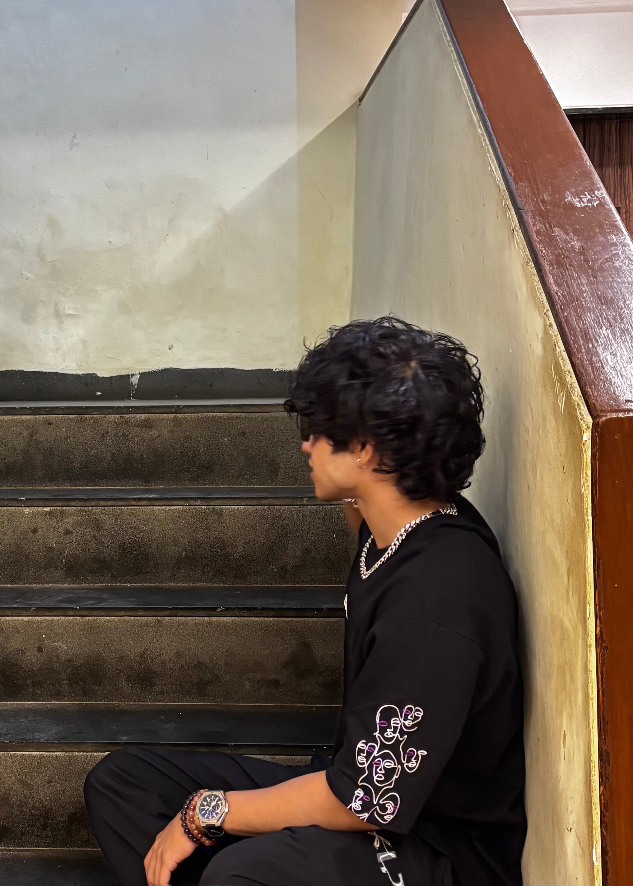 BLACK ‘VOID FACES’ .TEE