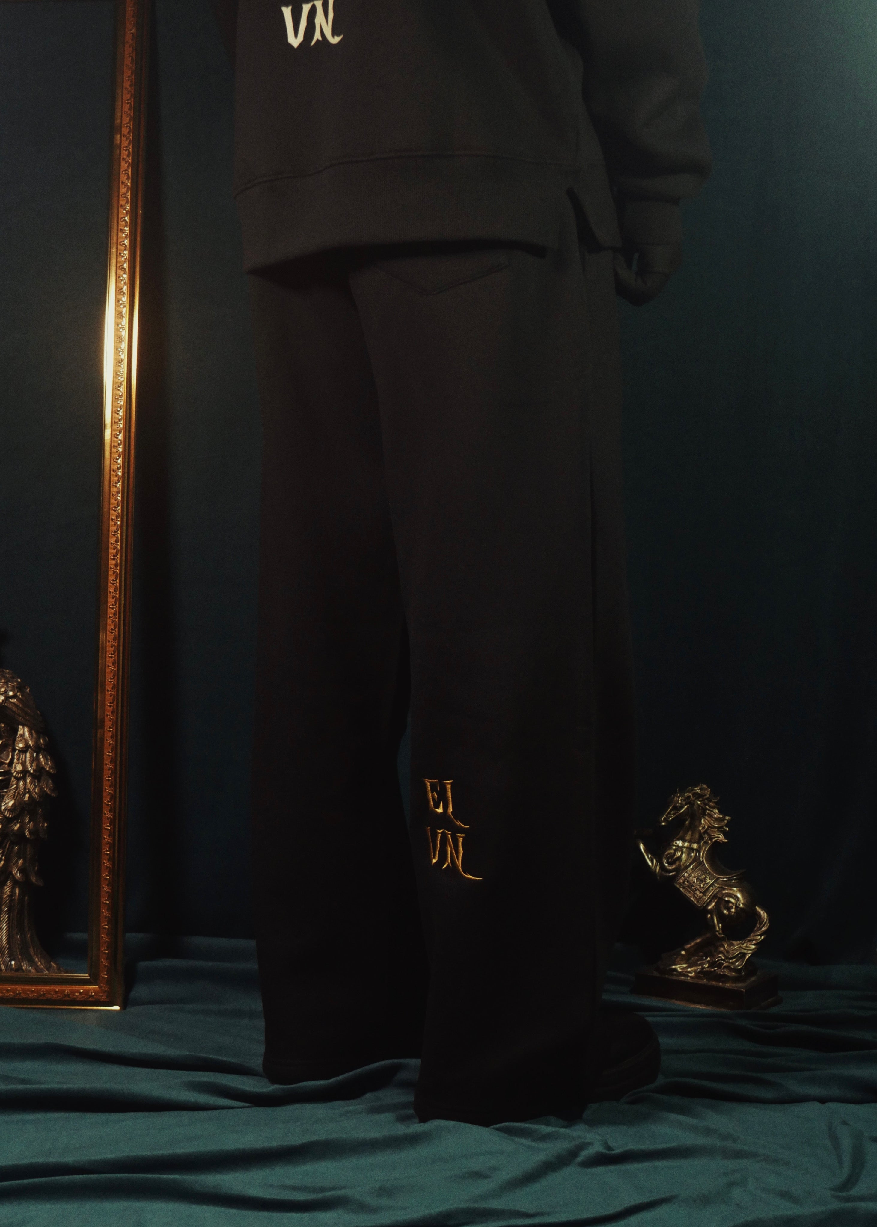 ‘HANDS OF ETERNITY’ SWEATPANTS | BLACK