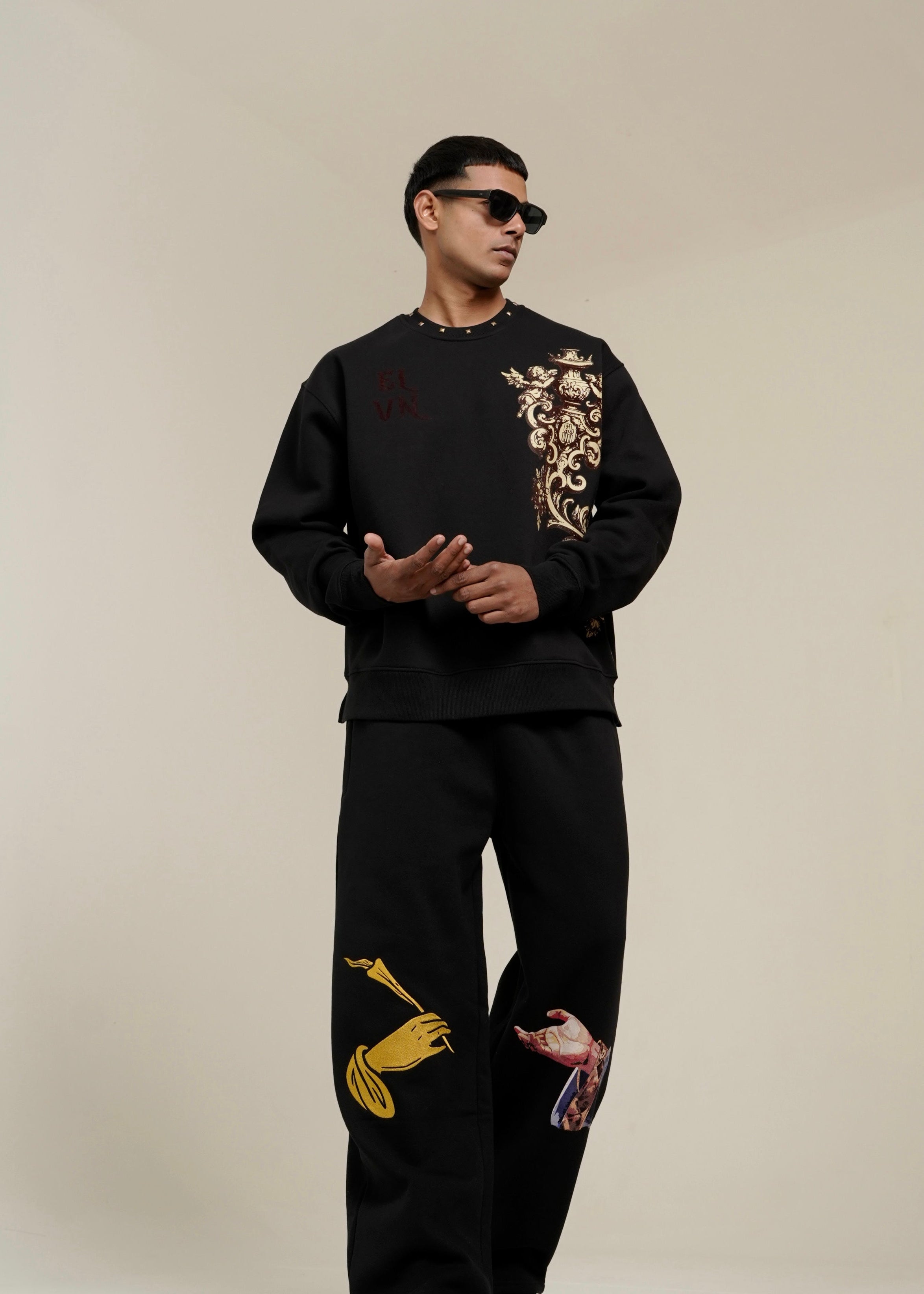 ‘CARVED ELEGANCE’ CROPPED SWEATSHIRT | BLACK
