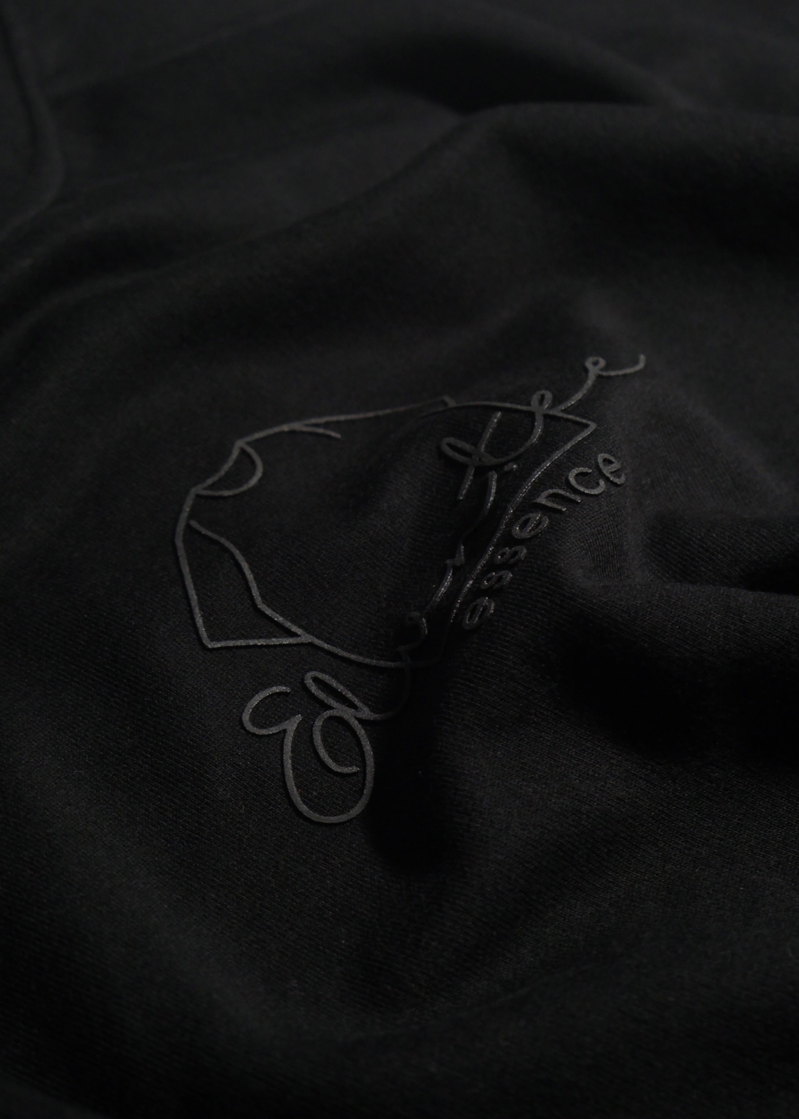 ESSENCE | BLACK