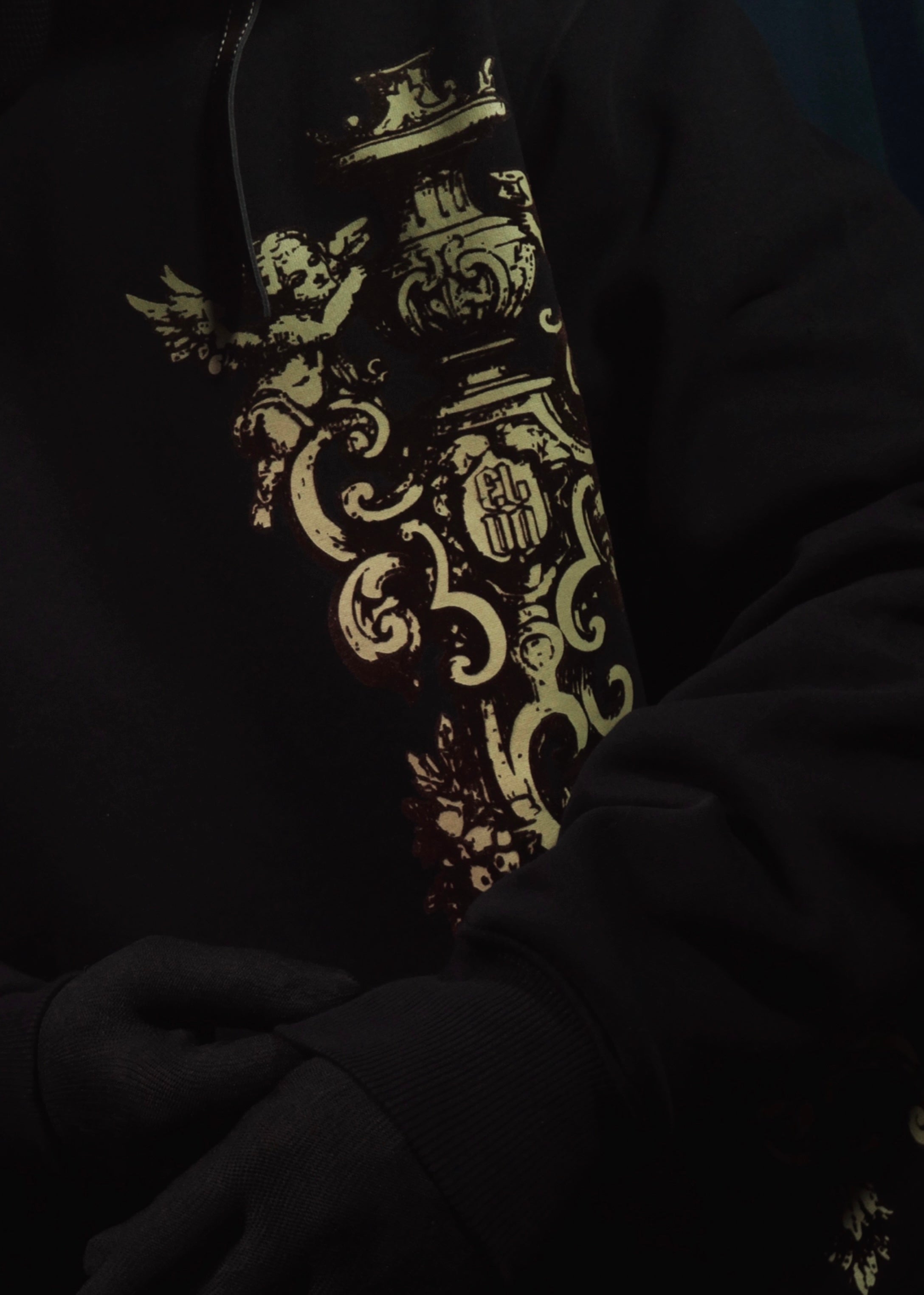 ‘CARVED ELEGANCE’ HOODIE | BLACK