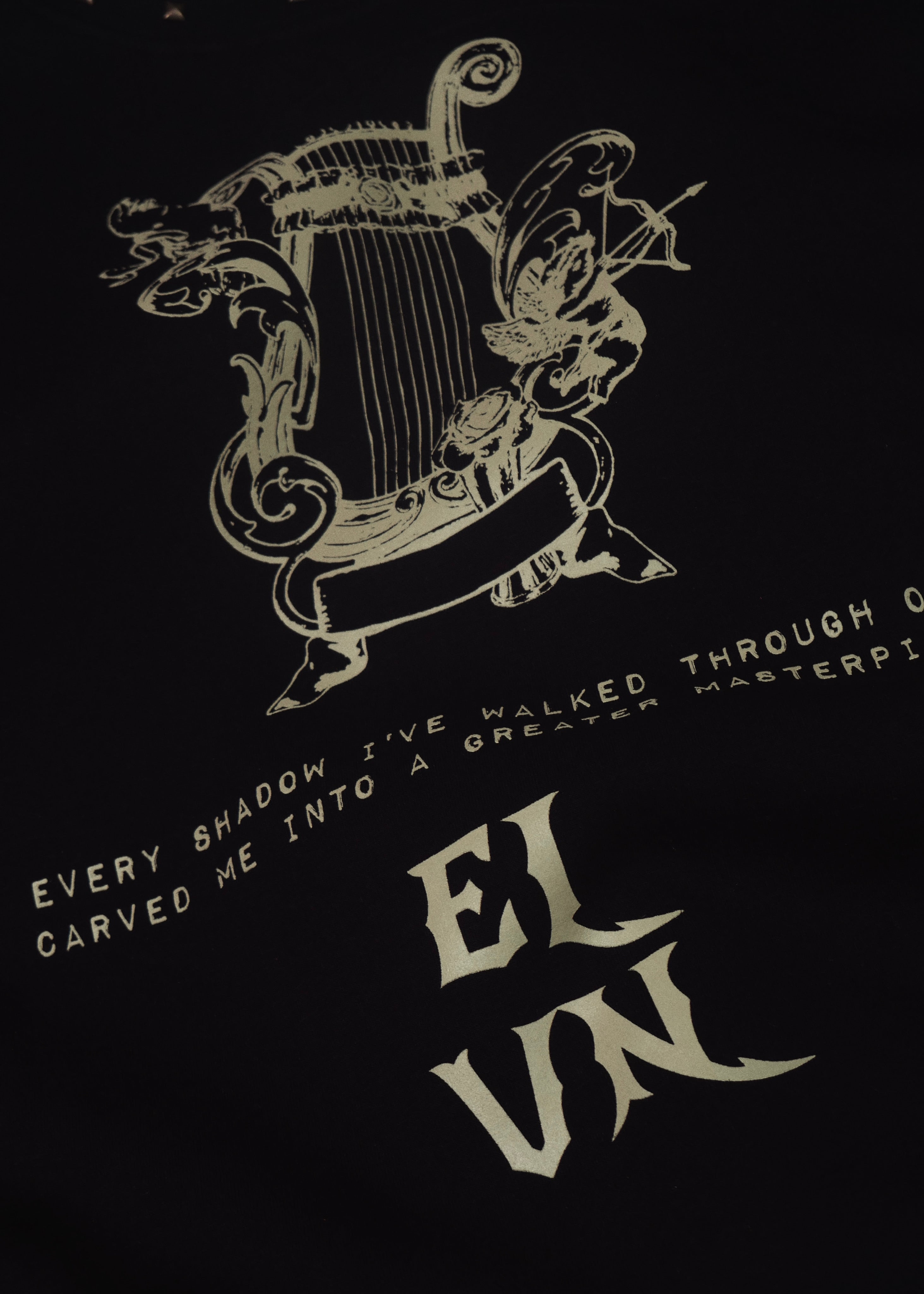 ‘CARVED ELEGANCE’ SWEATSHIRT | BLACK