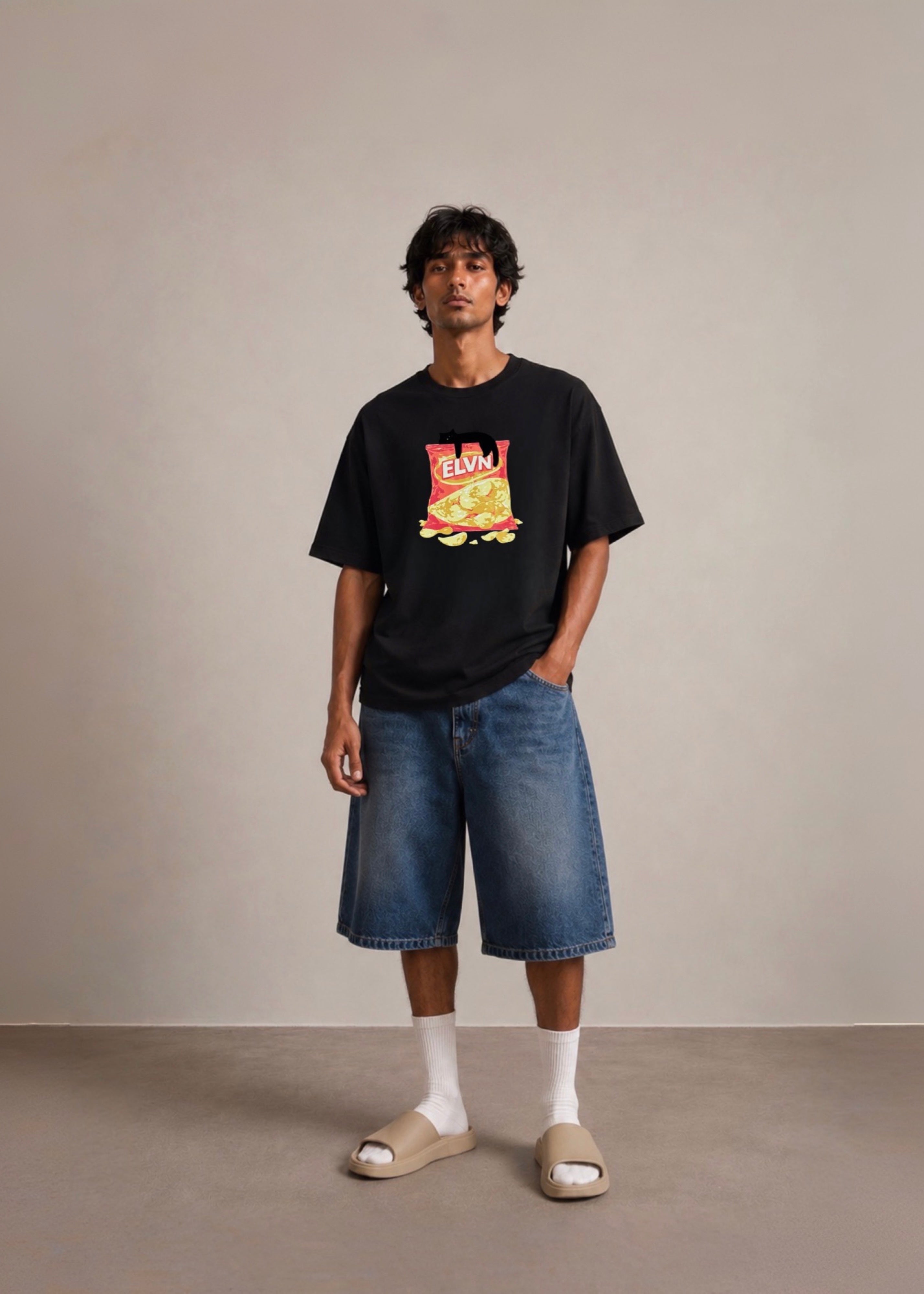 ‘SNACK GUARDIAN’ .TEE | BLACK