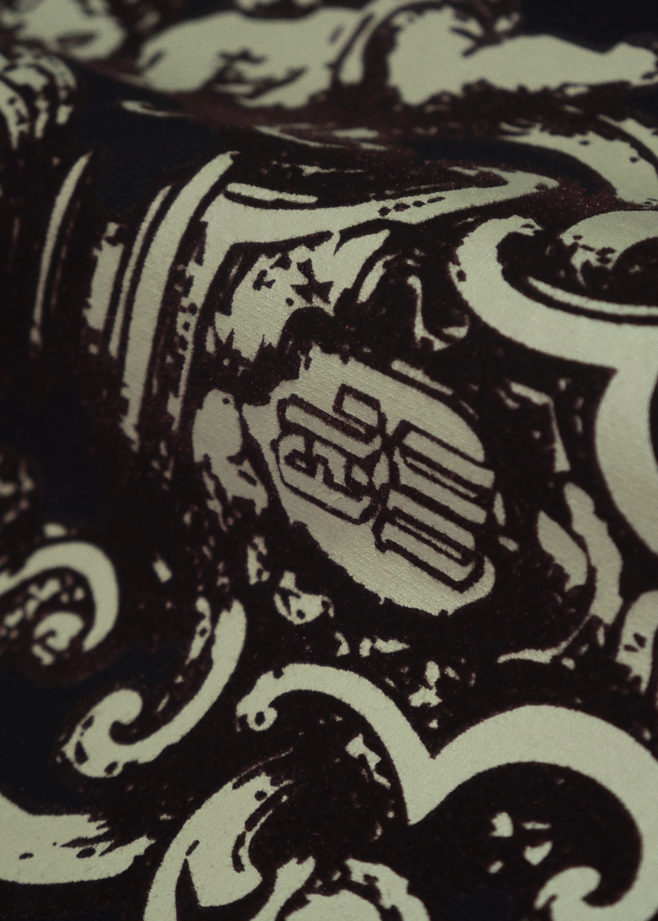 ‘CARVED ELEGANCE’ SWEATSHIRT | BLACK