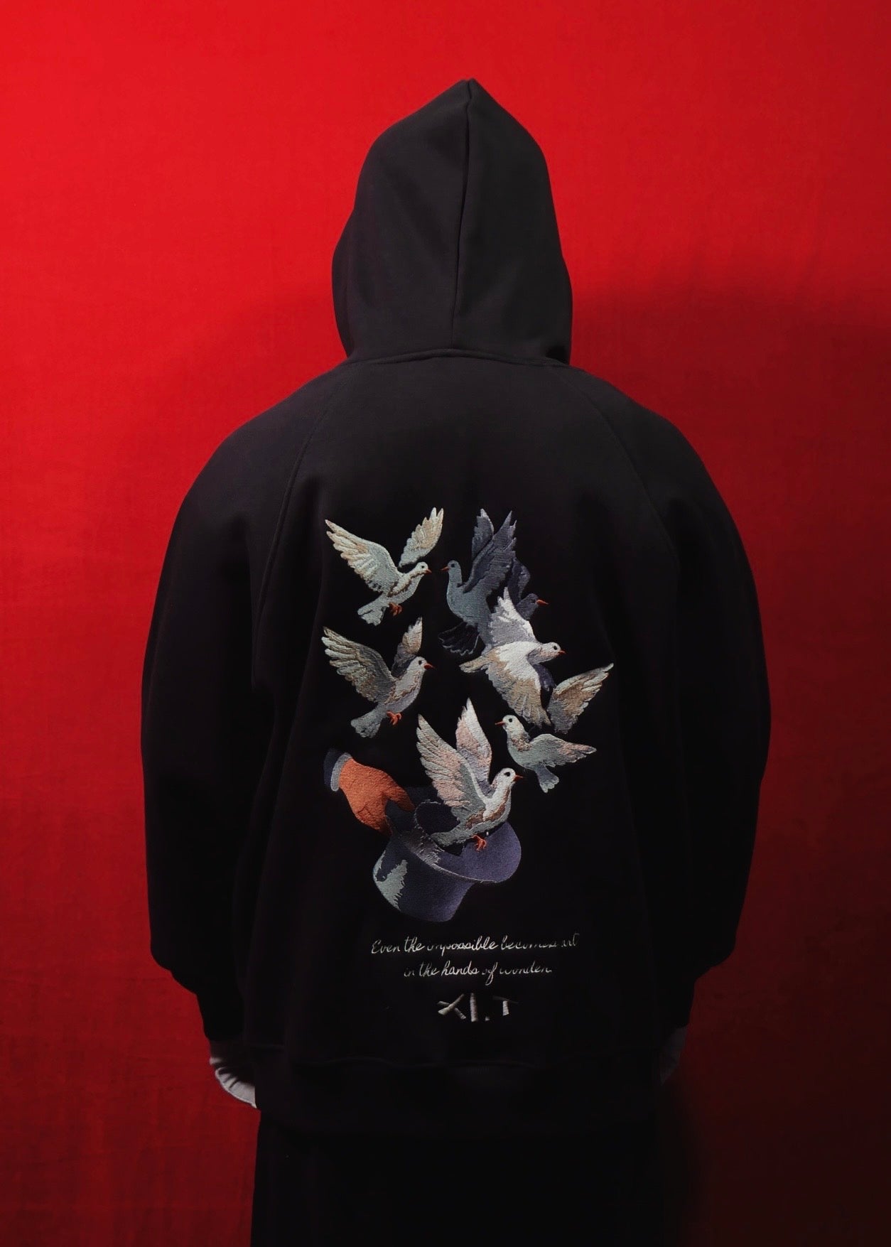 ‘SLEIGHT OF HAND’ | BLACK