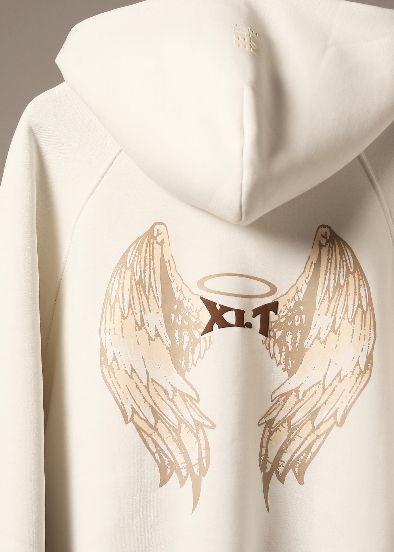 IVORY ‘FEATHERED GRACE’