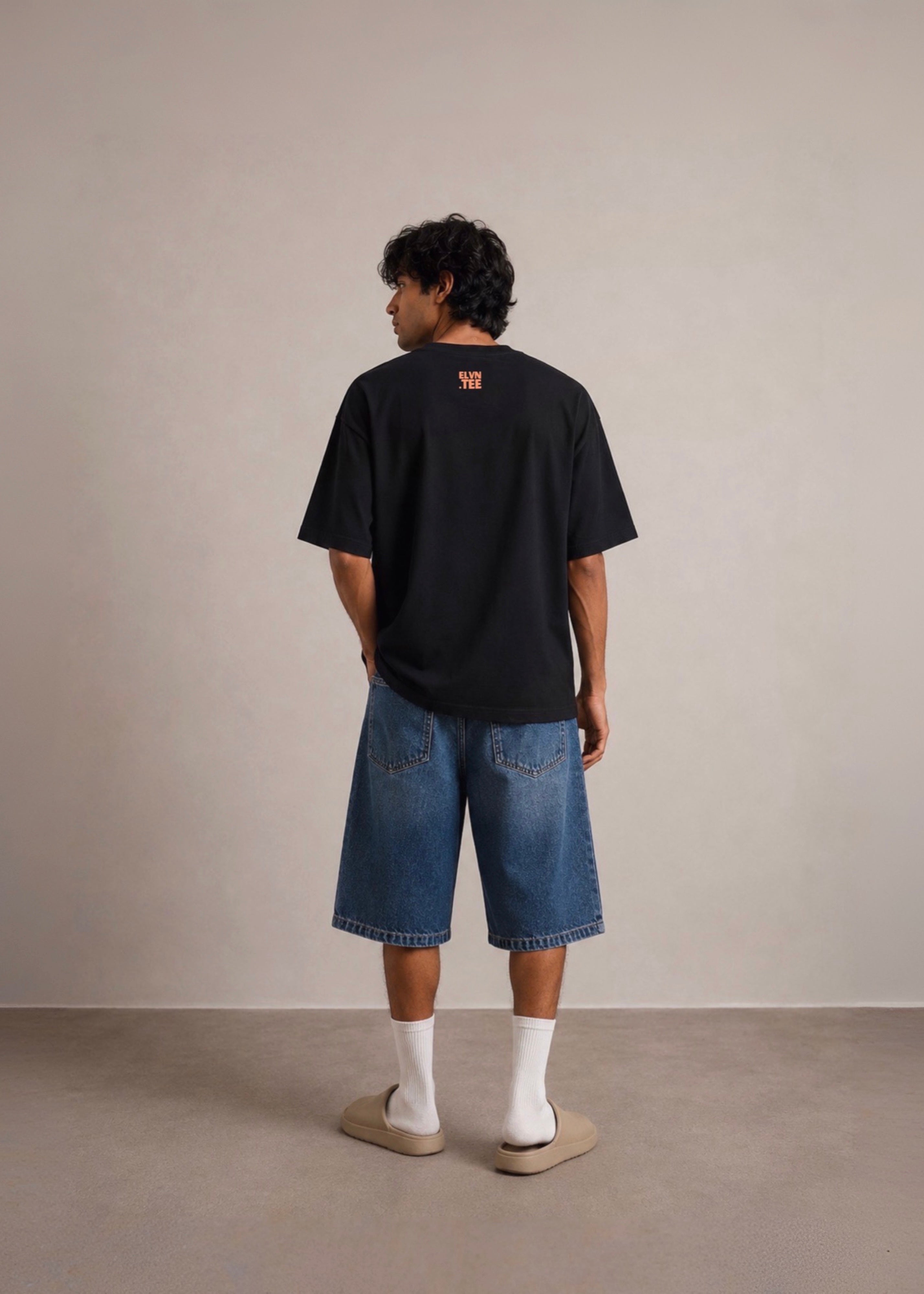 ‘SNACK GUARDIAN’ .TEE | BLACK